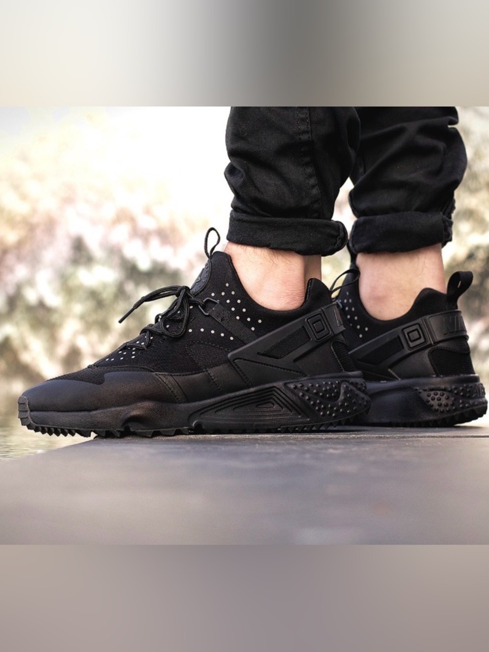 Shoes Nike Air Huarache Utility Triple Blacks - size 10 - 44